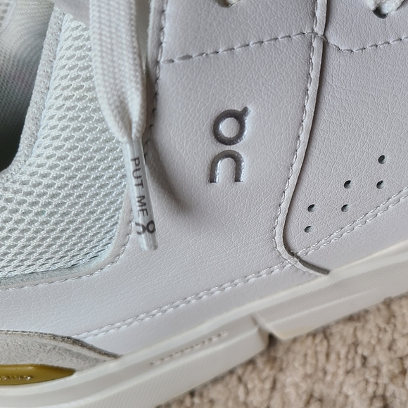 On Roger Clubhouse Women's Sneakers sz 10.5 - Picture 8 of 13